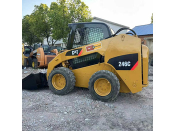 شيول صغير CATERPILLAR 226