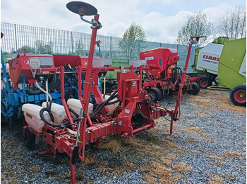 آلة نثر البذور الدقيقة