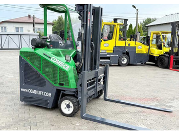 شاحنة مناولة بأربعة اتجاهات Combilift CB3000 / DIESEL / TRIPLEX 4900MM / FREE LIFT / SIDESHIFT / FORK POSITIONER / 1500MM FORKS / LIKE NEW: صورة 5