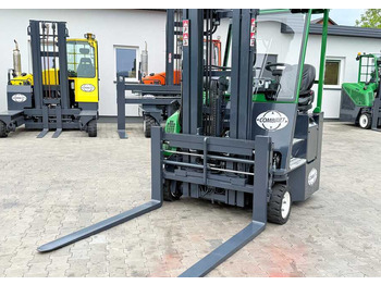 شاحنة مناولة بأربعة اتجاهات Combilift CB3000 / DIESEL / TRIPLEX 4900MM / FREE LIFT / SIDESHIFT / FORK POSITIONER / 1500MM FORKS / LIKE NEW: صورة 3