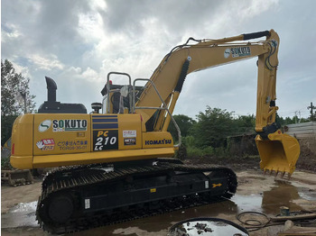 حفار زحاف KOMATSU PC210