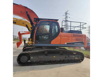 حفارة DOOSAN DX300LC