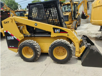 شيول صغير CATERPILLAR 226B