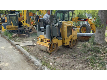 مدحلة اسفلت CATERPILLAR CB14B