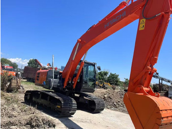 حفار زحاف HITACHI ZX200