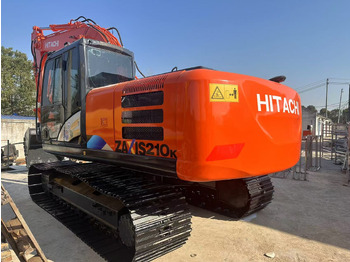 حفار زحاف HITACHI ZX210