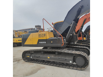حفار زحاف VOLVO EC210