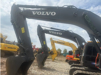 حفار زحاف VOLVO EC240: صورة 4