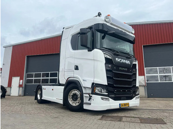 وحدة جر SCANIA S 520