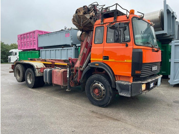 شاحنة ذات خطاف IVECO