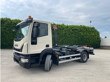 شاحنة ذات خطاف IVECO EuroCargo 120E