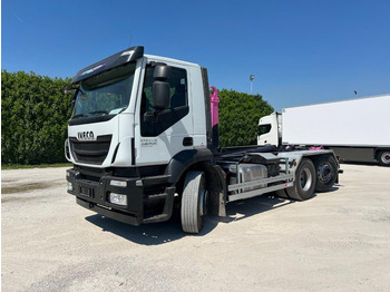 شاحنة ذات خطاف IVECO Stralis 460