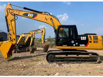 حفار زحاف CATERPILLAR 320D2