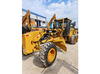 ممهدة CATERPILLAR 140K