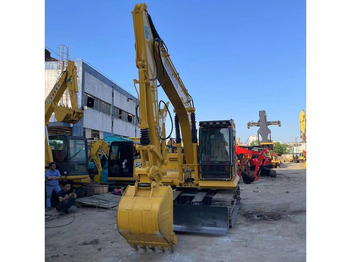 حفار زحاف KOMATSU PC130