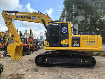 حفار زحاف KOMATSU PC200