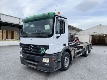 شاحنة ذات خطاف MERCEDES-BENZ Actros