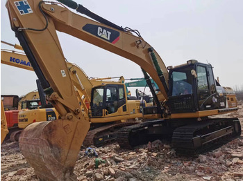 حفار زحاف CATERPILLAR 320D: صورة 2