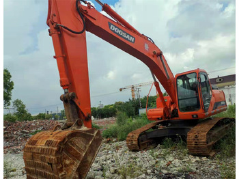 حفارة DOOSAN DH300