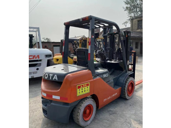 رافعة شوكية ديزل TOYOTA