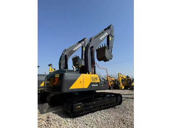 حفار زحاف VOLVO EC240: صورة 2