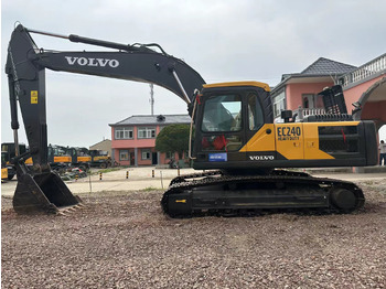 حفارة VOLVO EC240