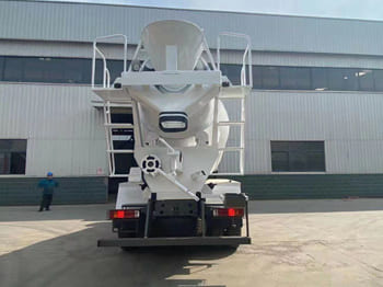SINOTRUK Cement Mixer Truck for Sale in Zambia SINOTRUK Cement Mixer Truck for Sale in Zambia: صورة 4 SINOTRUK Cement Mixer Truck for Sale in Zambia SINOTRUK Cement Mixer Truck for Sale in Zambia: صورة 4