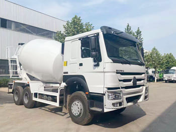SINOTRUK Cement Mixer Truck for Sale in Zambia SINOTRUK Cement Mixer Truck for Sale in Zambia: صورة 2 SINOTRUK Cement Mixer Truck for Sale in Zambia SINOTRUK Cement Mixer Truck for Sale in Zambia: صورة 2