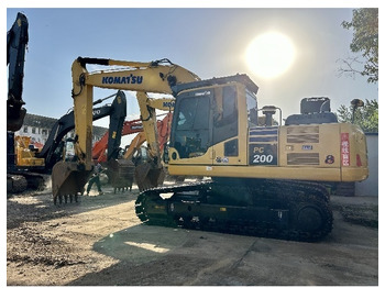 حفار زحاف KOMATSU PC200-8