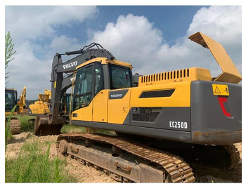 حفار زحاف VOLVO EC250