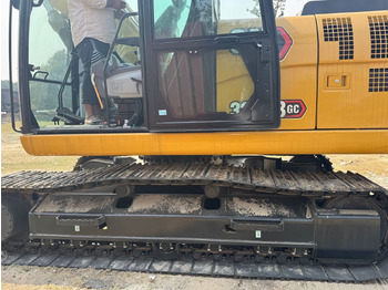 حفار زحاف CATERPILLAR 323