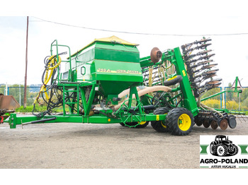 آلة البذر JOHN DEERE 2000 Series