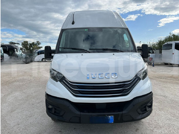 حافلة سوبربان IVECO Daily