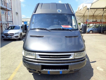 حافلة سوبربان Iveco Daily: صورة 2