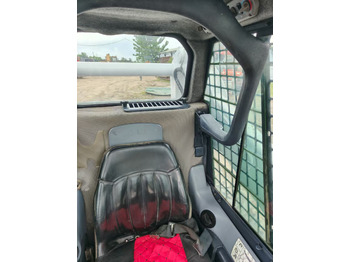 شيول صغير BOBCAT skid steer loader S300: صورة 5