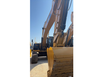 حفار زحاف CATERPILLAR 330D2L