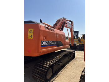 حفار زحاف DOOSAN DH225