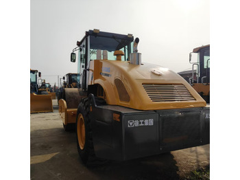 مدحلة اسفلت XCMG XS223J used road roller low hours factory price: صورة 2