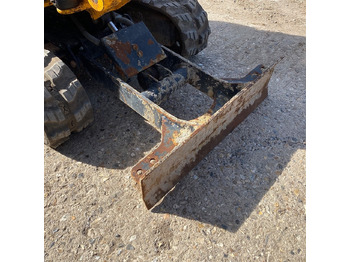 حفارة مُصَّغرة JCB 8008: صورة 4