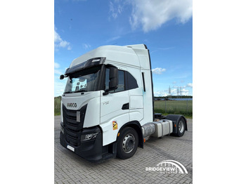 وحدة جر IVECO S-WAY