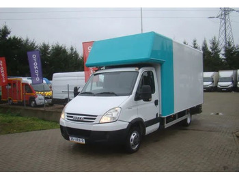 شاحنة مغلقة الصندوق IVECO Daily