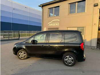 سيارة MERCEDES-BENZ