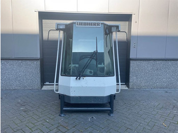 الكابينة والداخلية LIEBHERR
