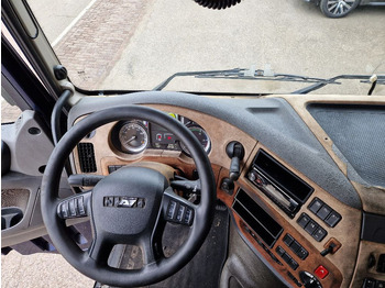 Interior photo 1: وحدة جر DAF XF 440 FT