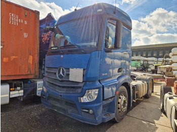 وحدة جر MERCEDES-BENZ Actros 1843