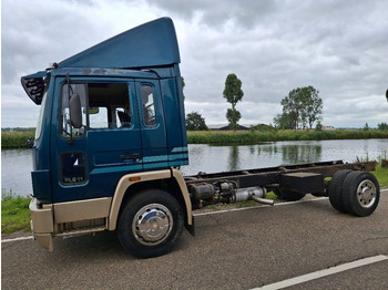 شاحنة هيكل كابينة Volvo FL611: صورة 3