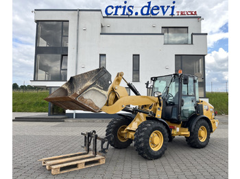 اللودر بعجل CATERPILLAR 906M