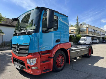 وحدة جر MERCEDES-BENZ Actros 1843