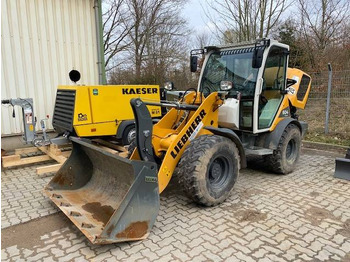 اللودر بعجل LIEBHERR L 504