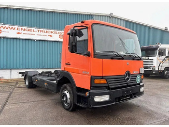 شاحنة هيكل كابينة Mercedes-Benz Atego 823L DAY CAB (6-CILINDER) 4x2 CHASSIS (MANUAL GEARBOX / SPER DIFFERENTIAL / 6-CILINDER ENGINE): صورة 2